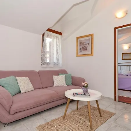 Basic 1 Apartment