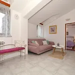 Basic 1 דירה