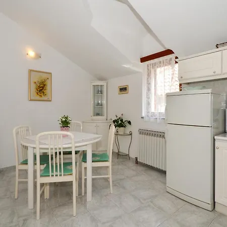 Apartman Basic 1 *
