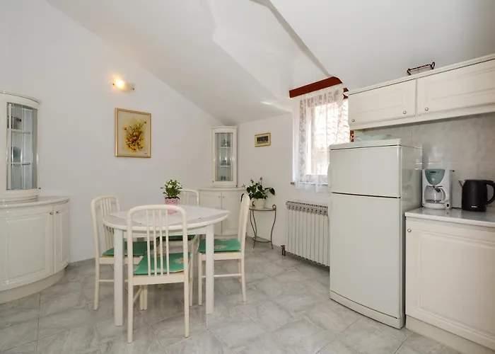 Apartman Basic 1 *